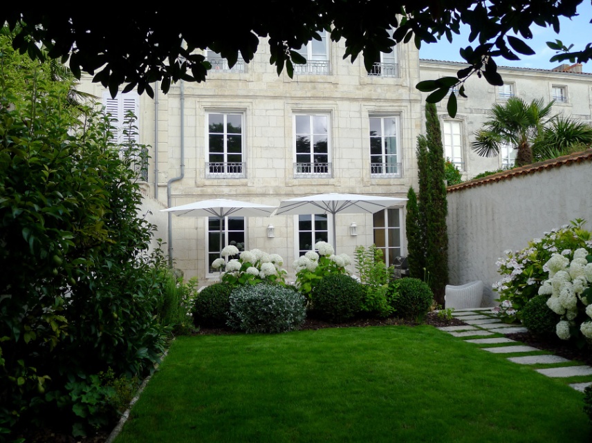 Entre Hôtes