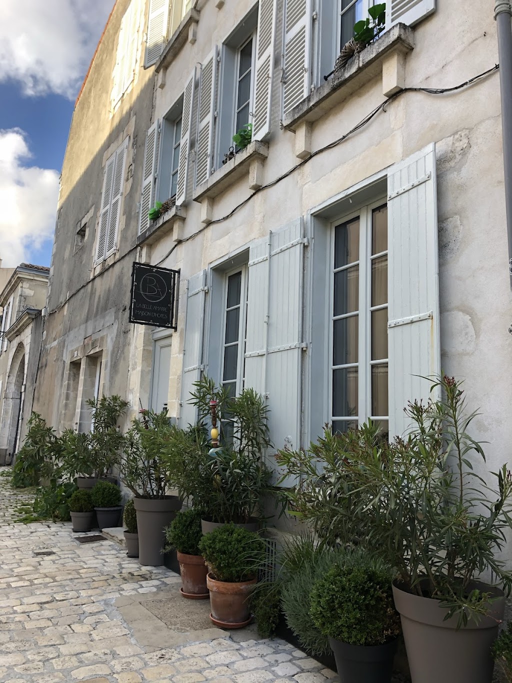 La Belle Amarre