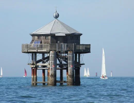 Phare du Bout du Monde au large de La Rochelle