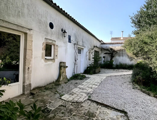 Maison a renover sur terrain de 330m2