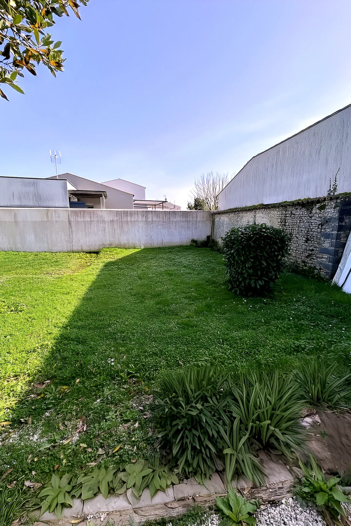 Maison a renover sur terrain de 330m2 — photo 4/5