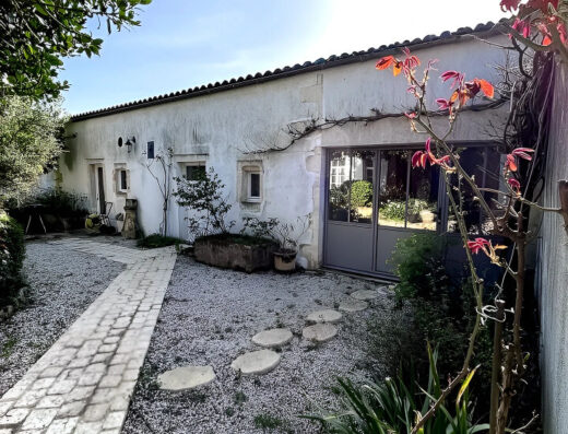 Maison a renover sur terrain de 330m2