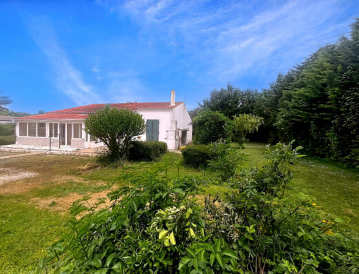 MAISON 4 chambres 90 m2 sur TERRAIN  CONSTRUCTIBLE  de 3030 m2