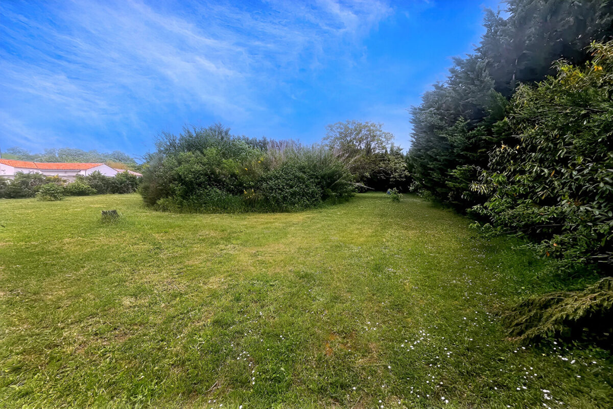 MAISON 4 chambres 90 m2 sur TERRAIN  CONSTRUCTIBLE  de 3030 m2 — photo 4/6