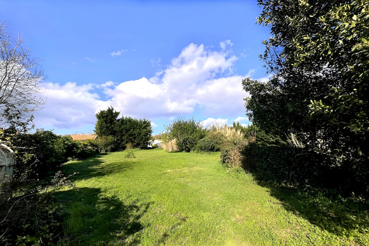 TERRAIN  CONSTRUCTIBLE –  Ferrieres 3030 m2 — photo 4/6