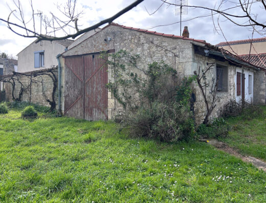Bati a rénover L Houmeau 4 pièce(s) 115 m2 + garage 24 m2