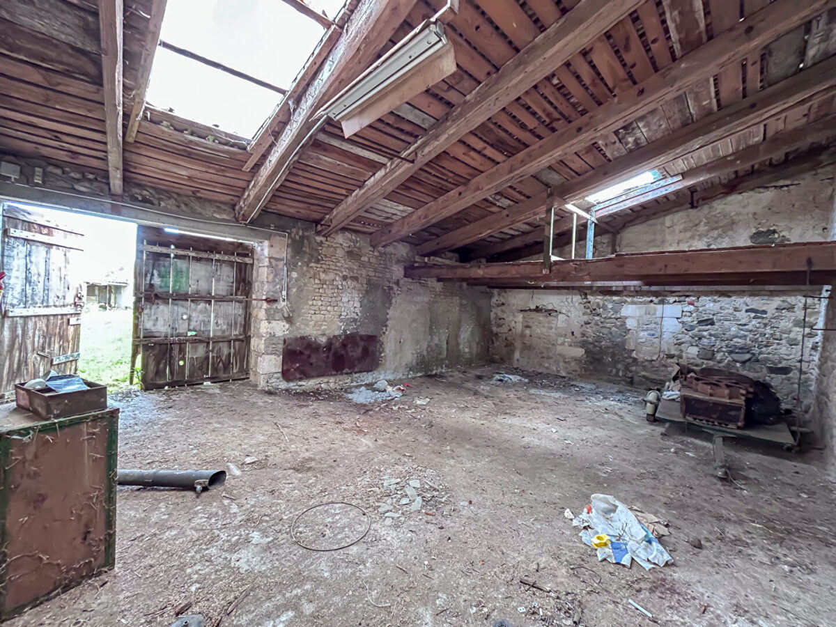 Bati a rénover L Houmeau 4 pièce(s) 115 m2 + garage 24 m2 — photo 6/6
